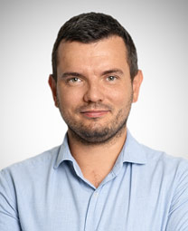 photoOfEmployee